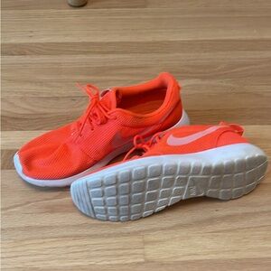 Nike Orange Roshes Size 8